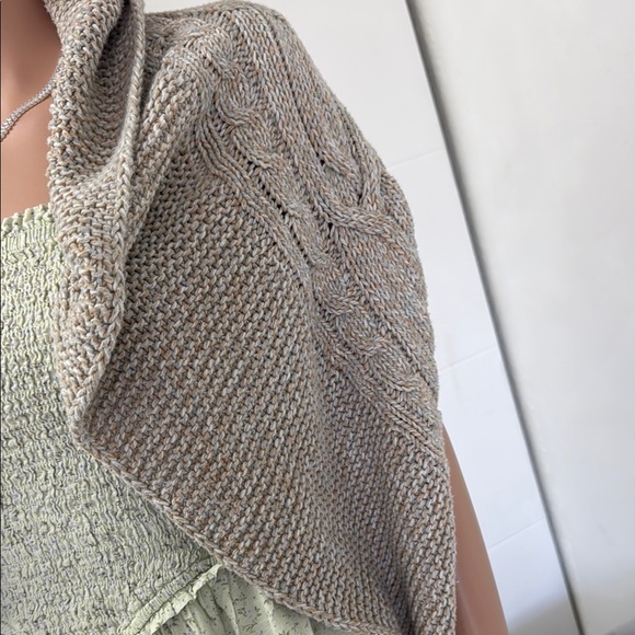Express Tan Cable Knit Shrug - Picture 1 of 9